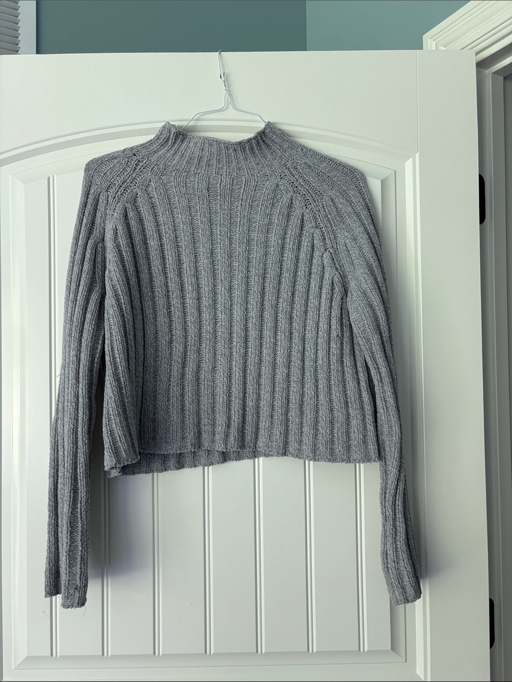 American Eagle Outfitters Gray Ribbed Mock Neck Sweater Women’s Sz M